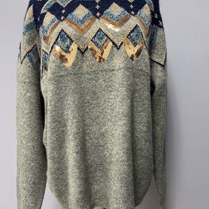 Elegant Chevron Knit Sweater - Navy and Gold